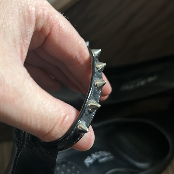 Kenneth Cole black heels with studded ankle strap - Picture 2 of 4